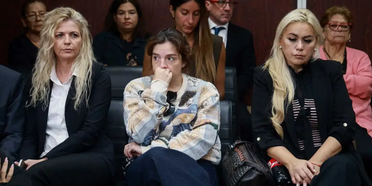 Foto: El juicio por la muerte de Maradona enfrenta a sus hijas /Cortesía