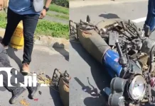 ¡Aparatoso accidente en El Crucero! Motociclista impacta contra un camión estacionado Foto: Herido tras impactar contra un camión estacionado en El Crucero /TN8