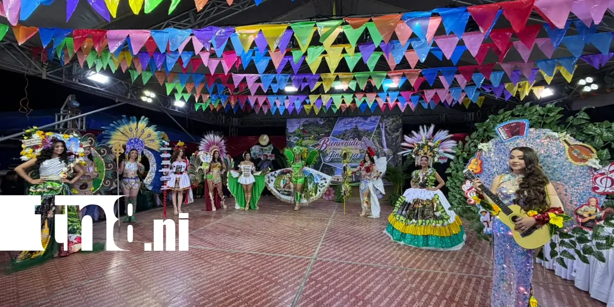 Foto: Diosling Díaz es coronada reina del 135 aniversario de Jinotega /TN8