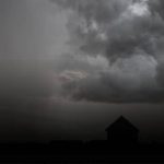 ¡Guayaquil quedó a oscuras! Dos tormentas cubrieron la ciudad y desataron un aguacero torrencial Foto: ¡Cielo negro y lluvias torrenciales en Guayaquil, Ecuador! / Cortesía