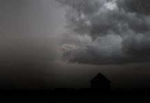 Foto: ¡Cielo negro y lluvias torrenciales en Guayaquil, Ecuador! / Cortesía