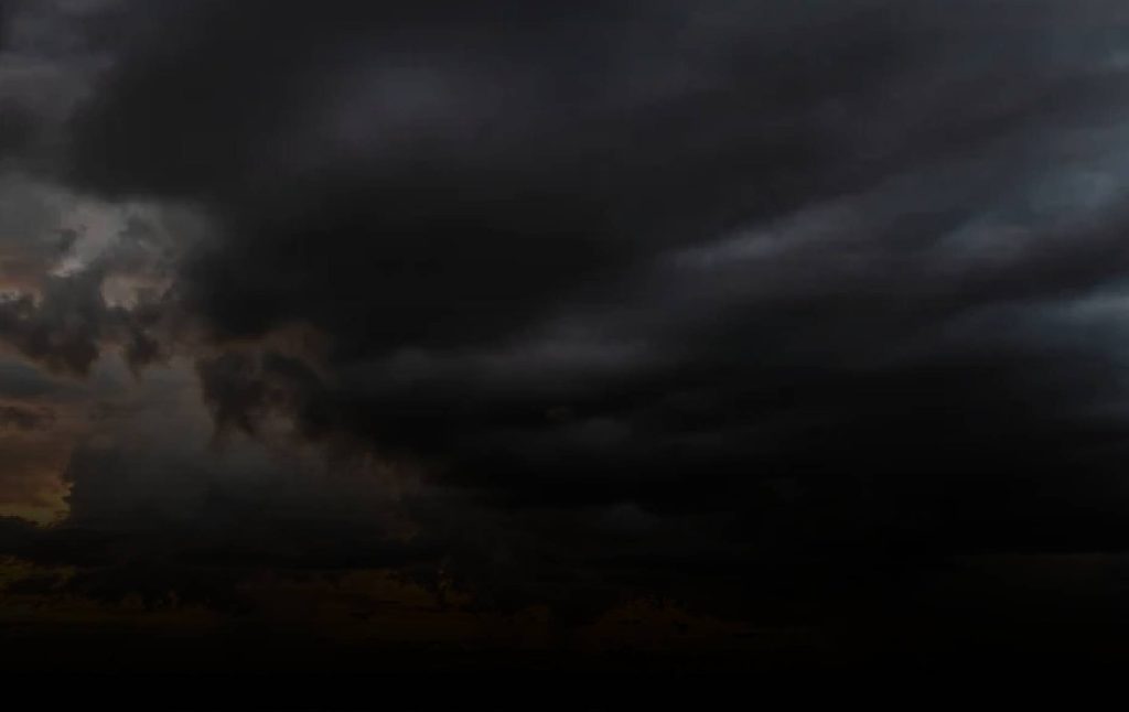 Foto: ¡Cielo negro y lluvias torrenciales en Guayaquil, Ecuador! / Cortesía