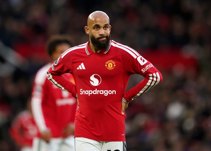 Manchester United vuelve a tropezar en la Premier