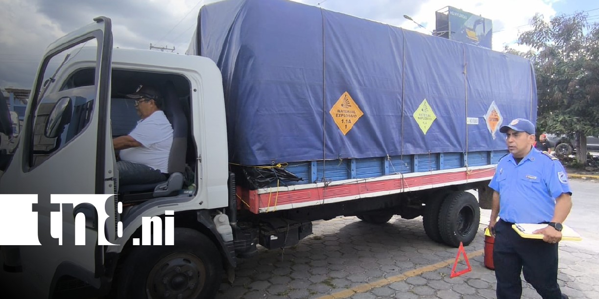 Foto: Inspección de vehículos para el traslado de pólvora en Estelí / TN8