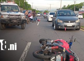 Choque en cadena en la entrada a Xiloá deja a un motociclista lesionado Foto: Fuerte choque en la entrada a Xiloá / TN8