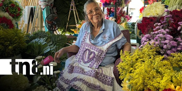 Foto: Venta de flores en cementerios de Managua / TN8