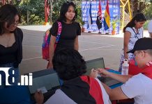 ¡Más oportunidades para la juventud! Entregan becas a estudiantes del CUR Carazo Foto: Becas universitarias impulsan los sueños de jóvenes en Carazo/Cortesía