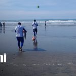 ¡Momentos de tensión en Pochomil! Dos personas fueron rescatadas con vida del agua Foto: Rescatan a dos personas en peligro de ahogarse en Pochomil/TN8
