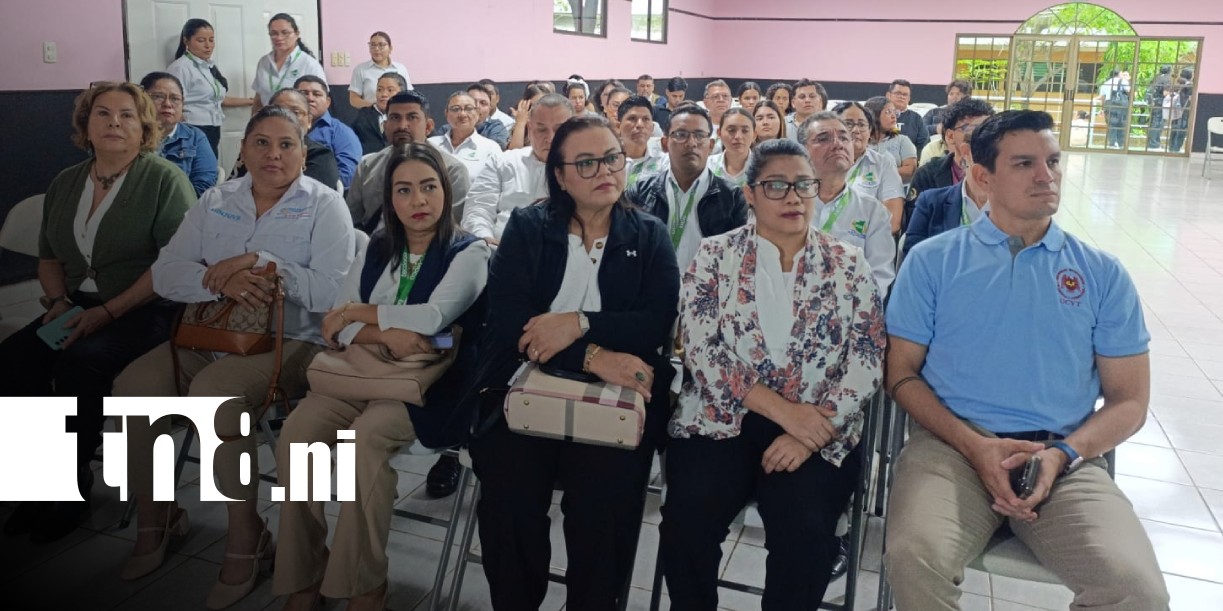 Foto: Charla magistral en la UCN sobre la IA en la gestión de recursos humanos / TN8