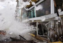 México y California sufren daños por el fuerte oleaje del Pacífico