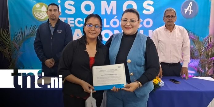 Foto: Destacan a docentes del INATEC en Carazo / TN8