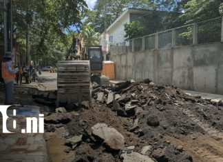 Managua: Inician obras de mejoramiento vial en sector de la Universidad UNICA Foto: Reparación de camino en sector de la UNICA, en Managua / TN8
