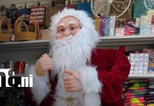 Comerciantes del Mercado Oriental se preparan para la temporada de Navidad