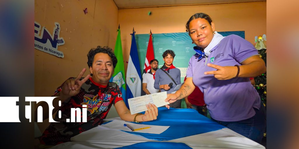 Foto: Estudiantes destacan el apoyo para continuar sus carreras/TN8