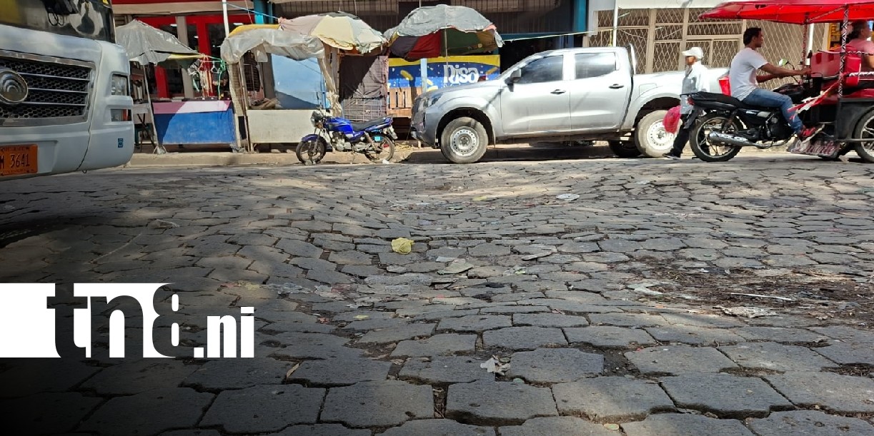 Foto: Reordenamiento en el sector del Gancho de Camino, Mercado Oriental / TN8