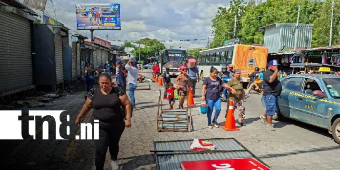 Foto: Reordenamiento en el sector del Gancho de Camino, Mercado Oriental / TN8