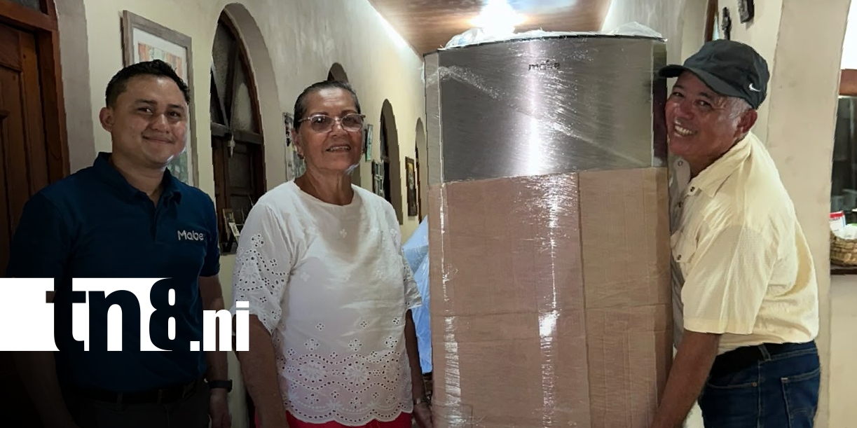 Foto: Entrega de refrigeradora Mabe hasta El Viejo, Chinandega / TN