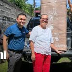 Doña Carmen gana una refrigeradora Mabe tras compartir su historia desde El Viejo Foto: Entrega de refrigeradora Mabe hasta El Viejo, Chinandega / TN