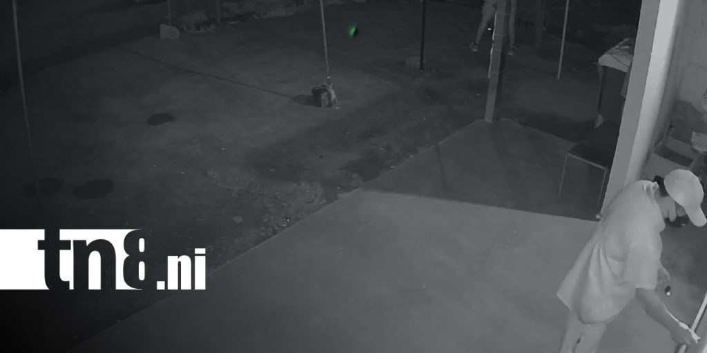 Foto: ¡Captados en cámara! Roban licorería en Rivas/TN8