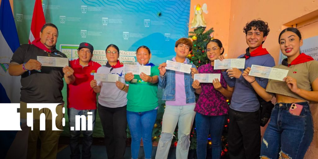 Foto: Estudiantes destacan el apoyo para continuar sus carreras/TN8
